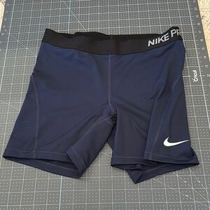 Nike pro women’s size large navy shorts